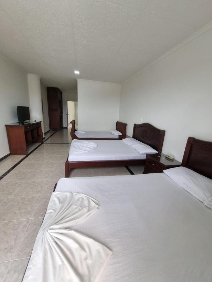 Zahira Hotel Мельгар Экстерьер фото