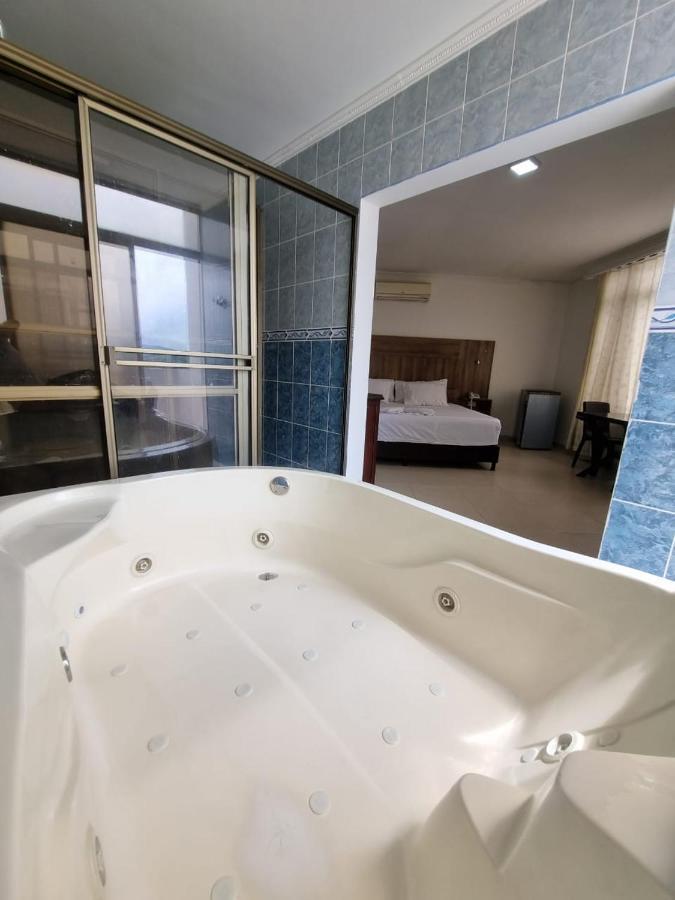 Zahira Hotel Мельгар Экстерьер фото