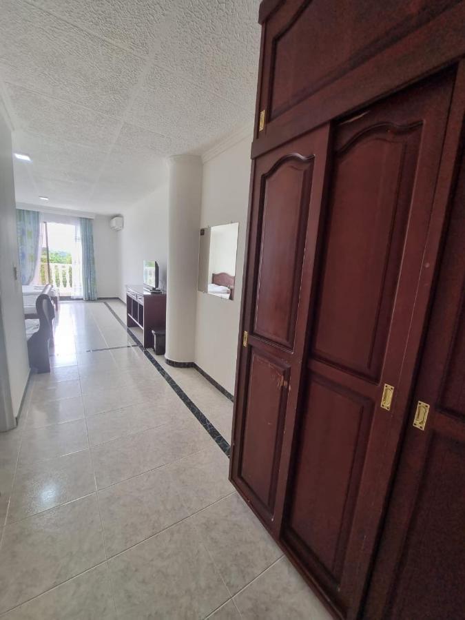 Zahira Hotel Мельгар Экстерьер фото