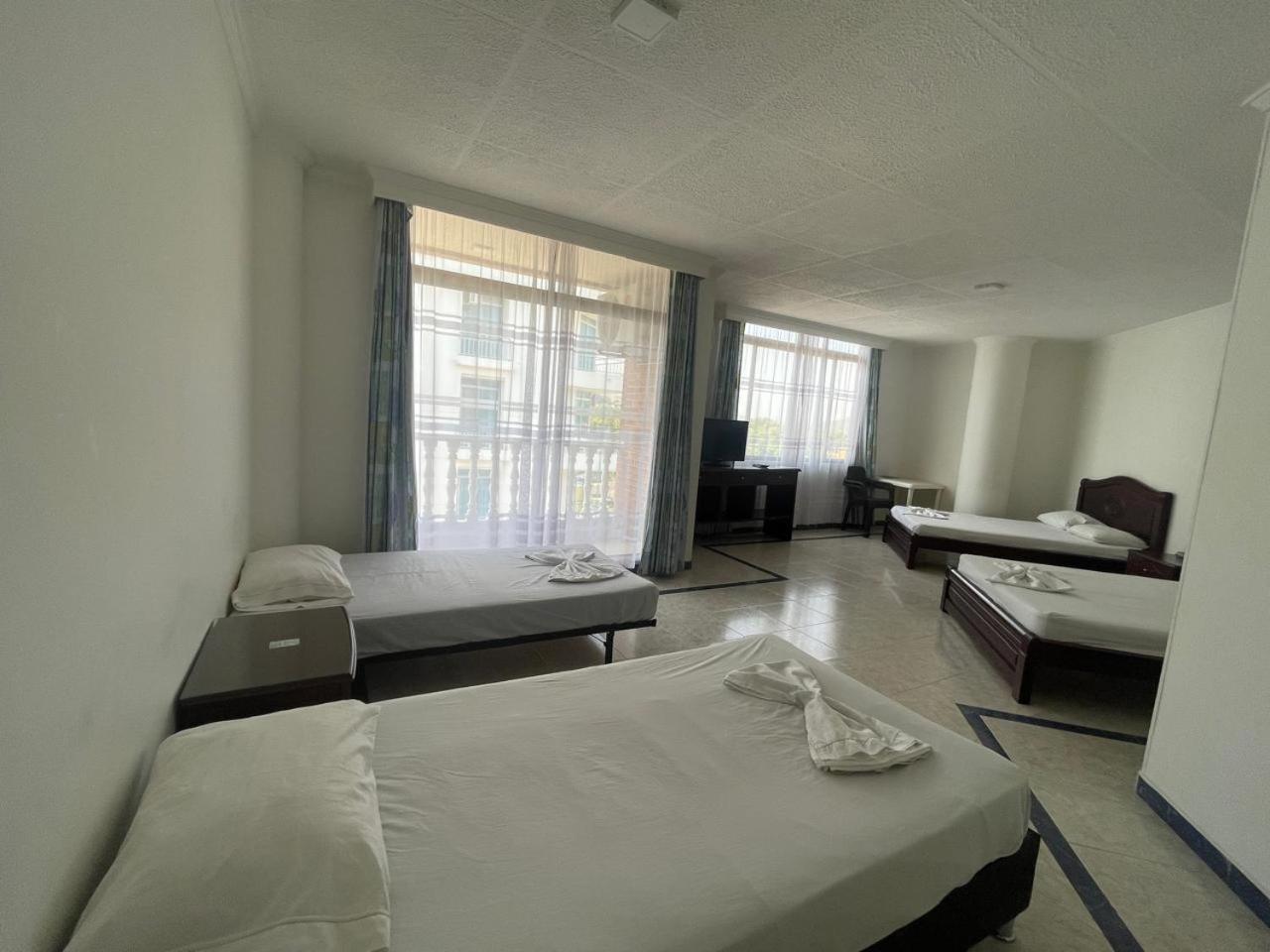 Zahira Hotel Мельгар Экстерьер фото